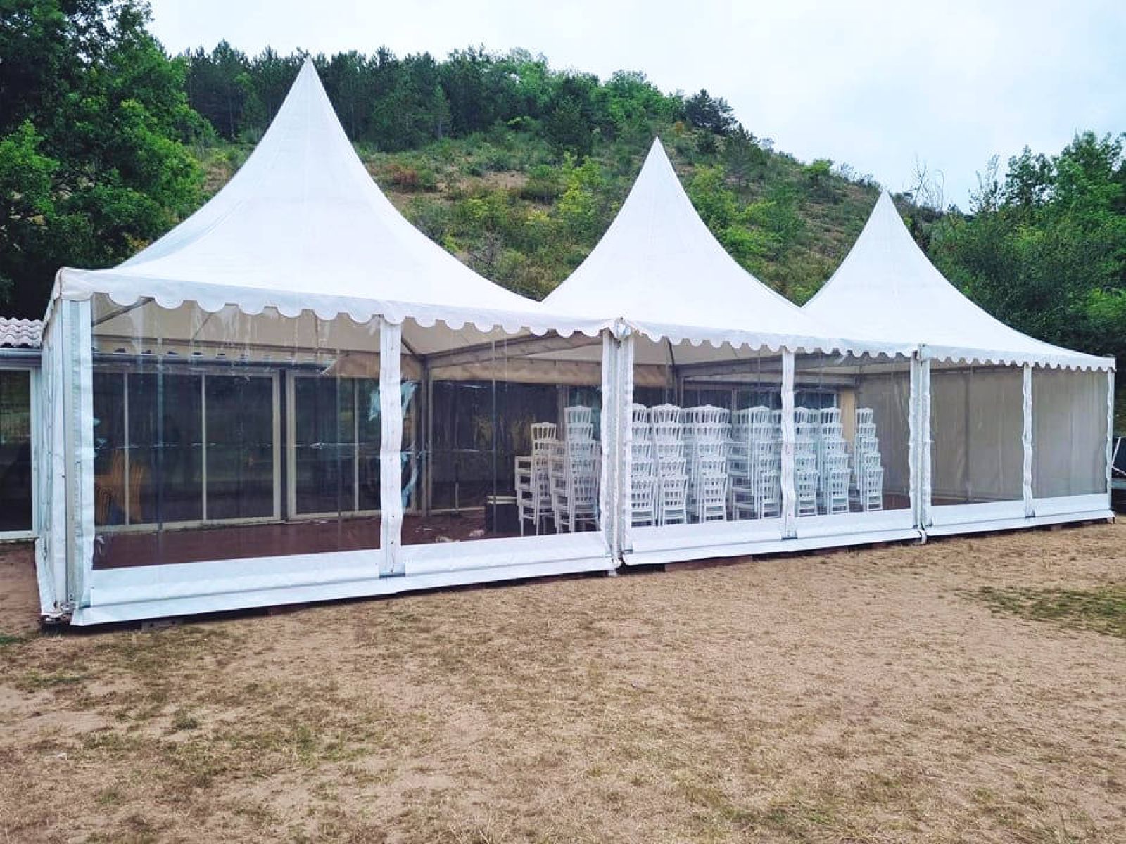 location de chapiteaux, barnums, tentes à Périgueux SGLA Dordogne, location de chapiteaux, barnums, tentes stretch et nomade, mobilier pour vos réceptions